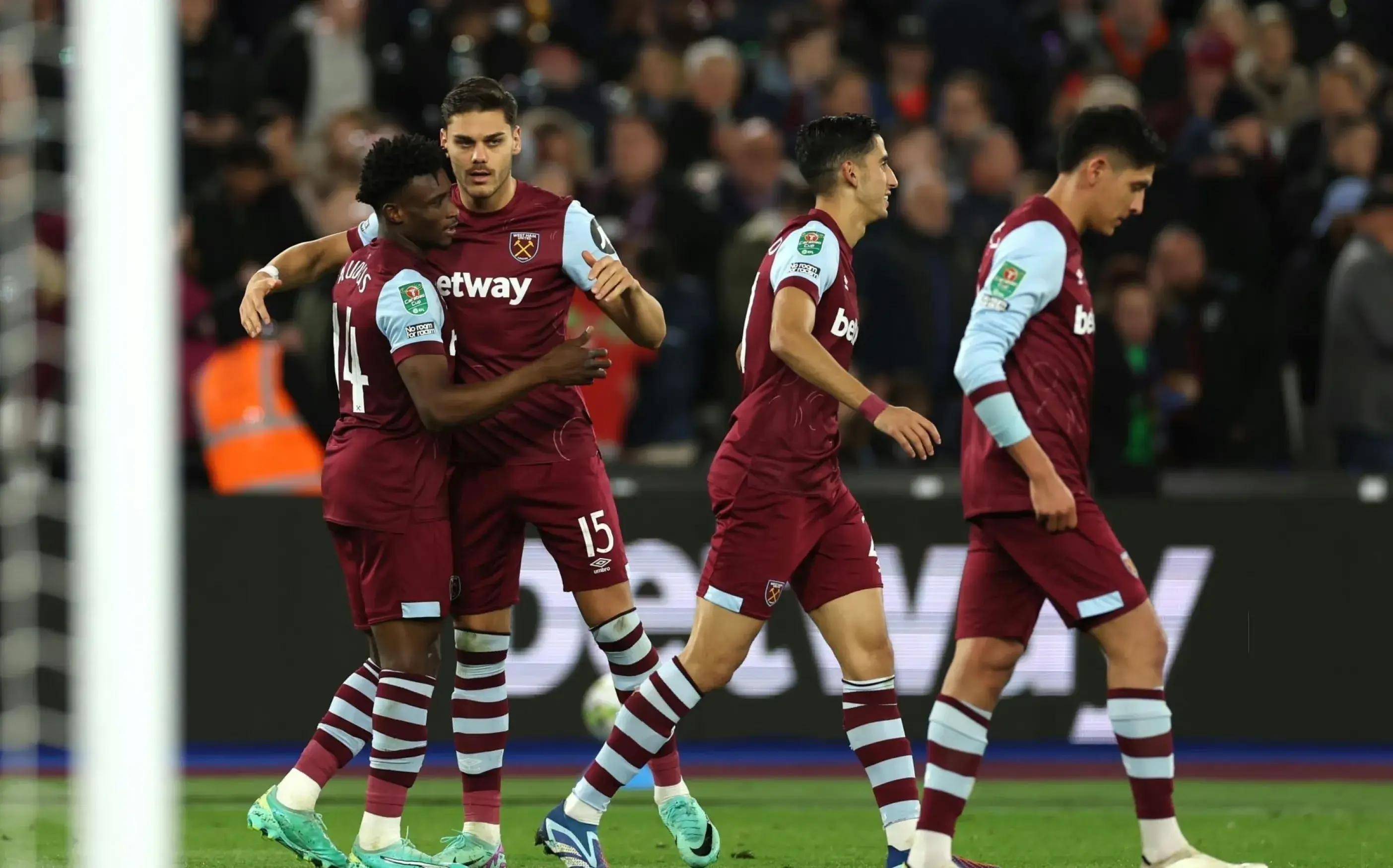 关于阿森纳险胜巴萨,托马斯穆勒梅开二度世界杯的信息 关于阿森纳险胜巴萨,托马斯穆勒梅开二度世界杯的信息